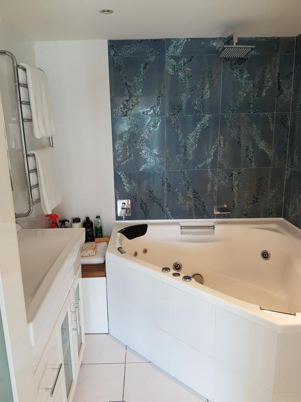 غولد كوست The Pinnacle Apartments المظهر الخارجي الصورة
